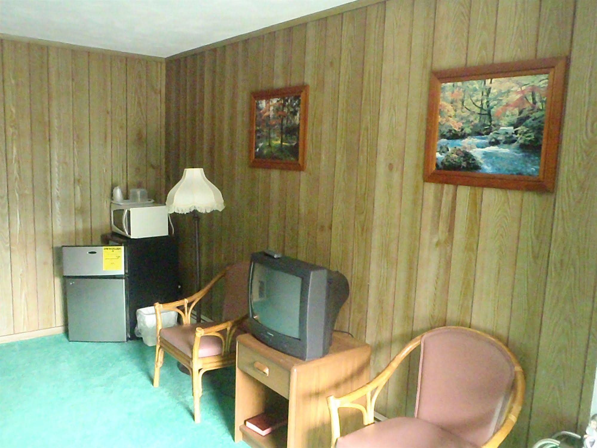 Heart Of The Berkshires Motel Pittsfield Exterior photo